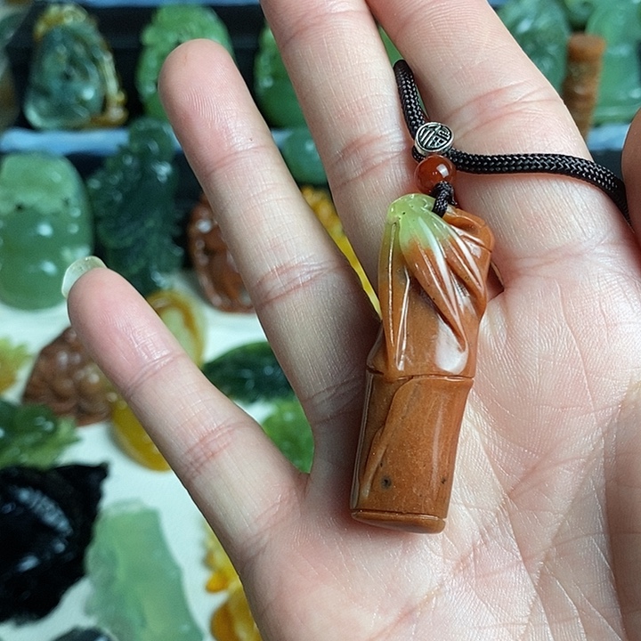 未镶嵌蛇纹石玉颈饰