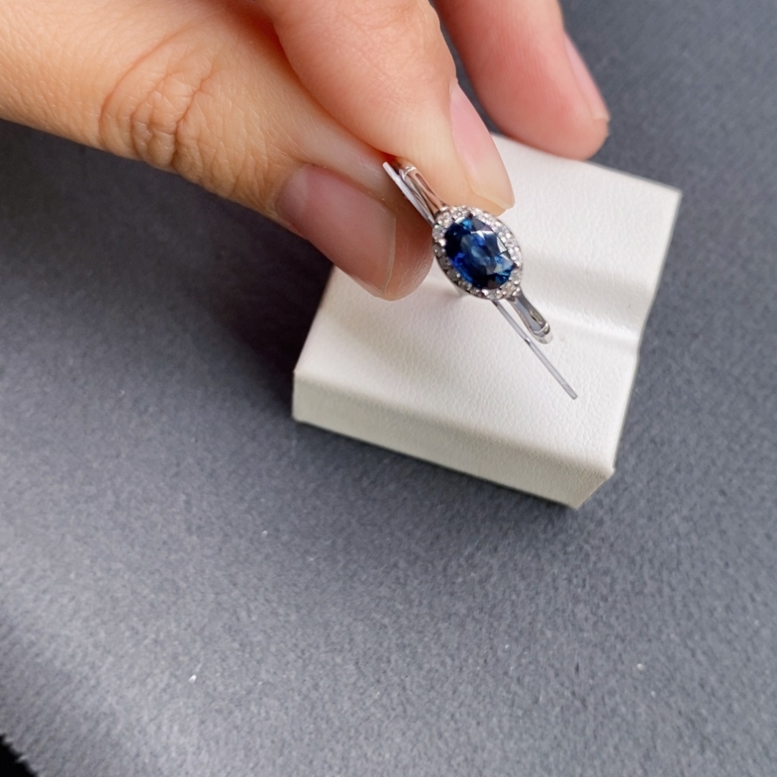 蓝宝石戒指银S925镶嵌