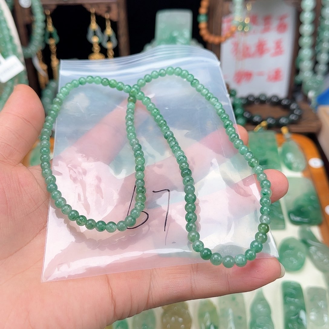 石英质玉项链未镶嵌