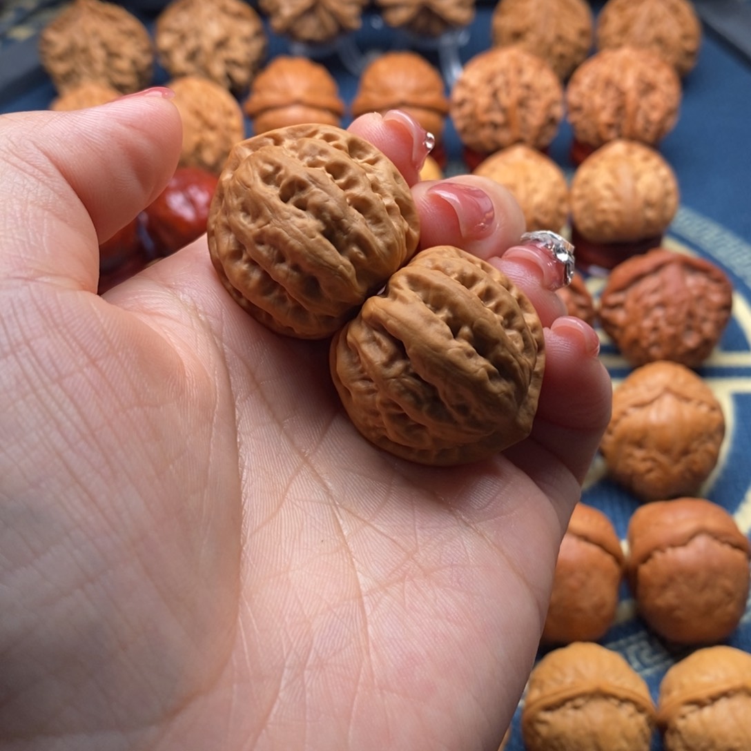 文玩核桃把件꧁****꧂精品小手捻