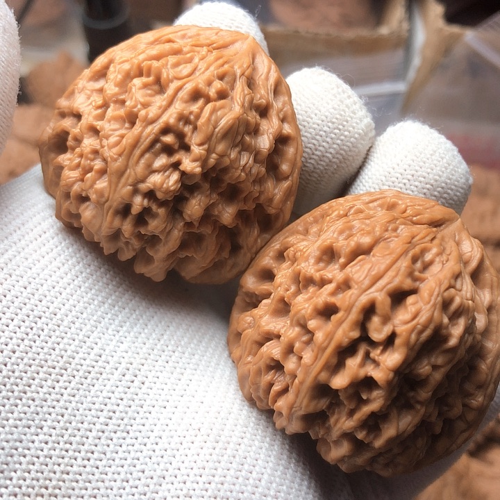 桃核吊坠刘*龙南疆石狮子头