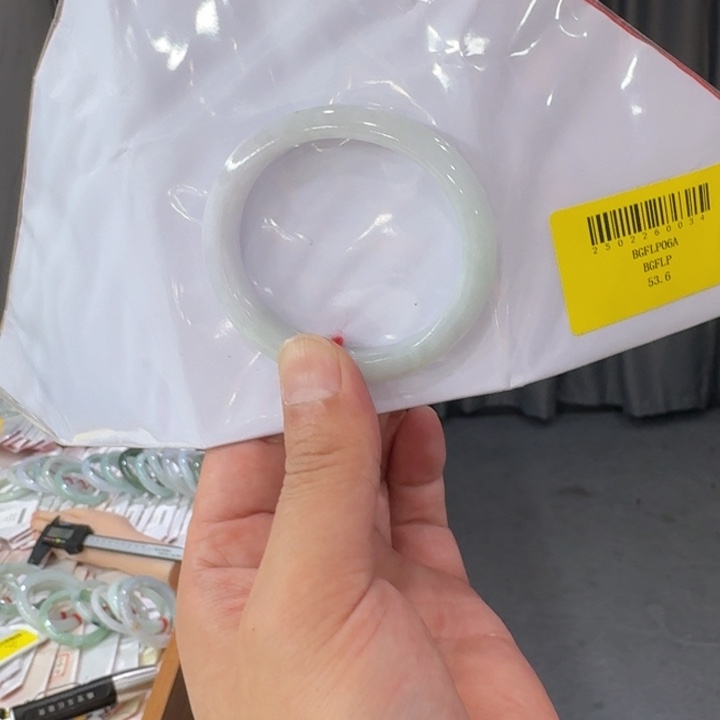 翡翠手镯未镶嵌纯天然缅甸翡翠手镯A货