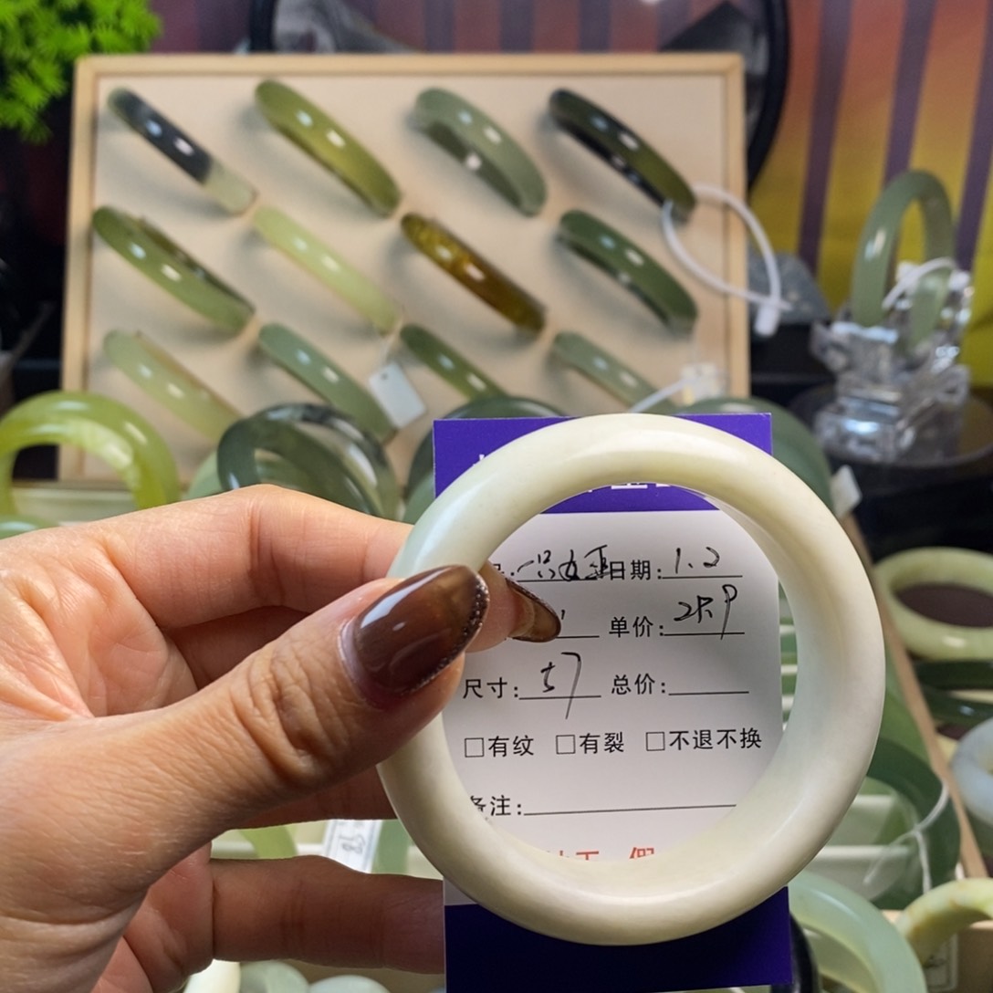 未镶嵌蛇纹石玉手镯