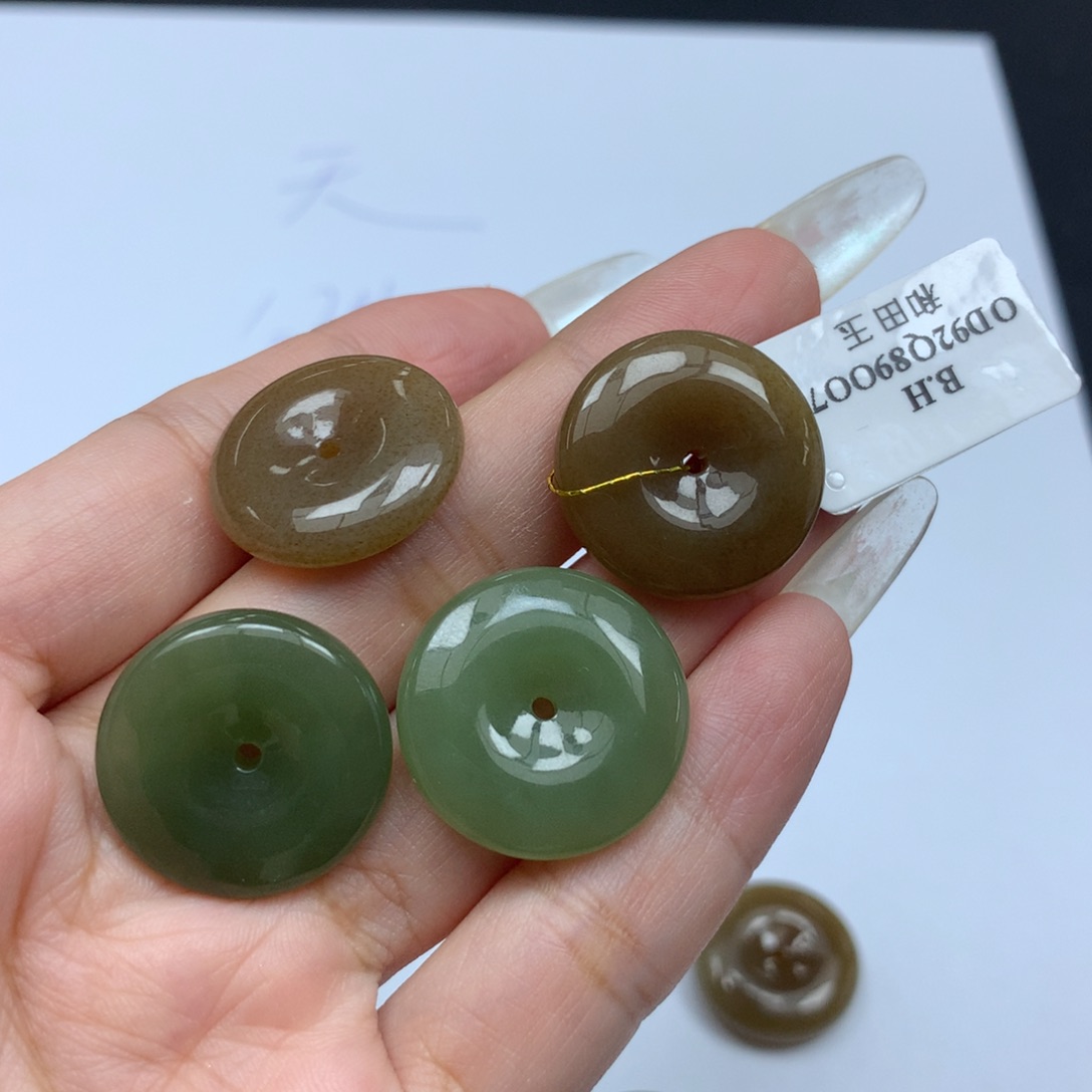 颈饰未镶嵌和田玉和田玉多样性发货