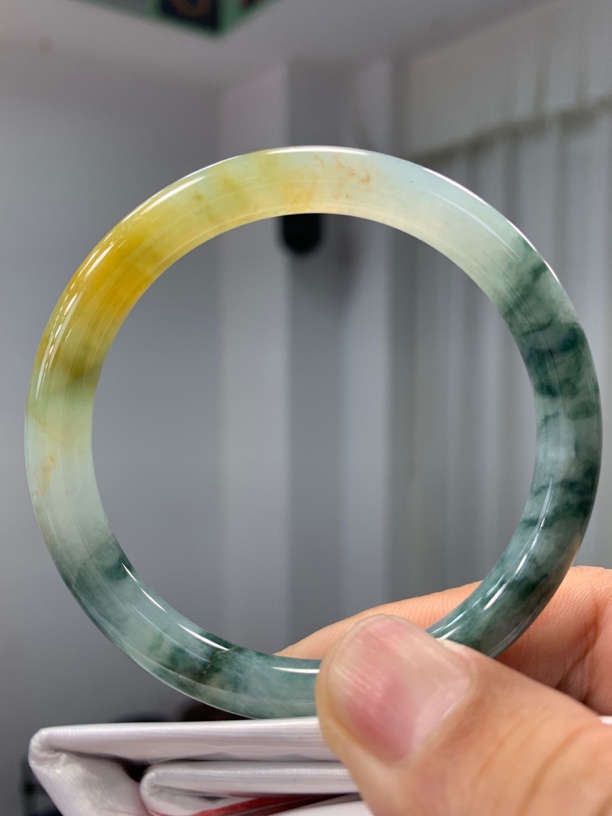 纯天然翡翠A货（53.3圈口）