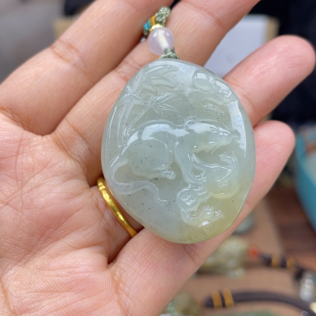 和田玉颈饰未镶嵌