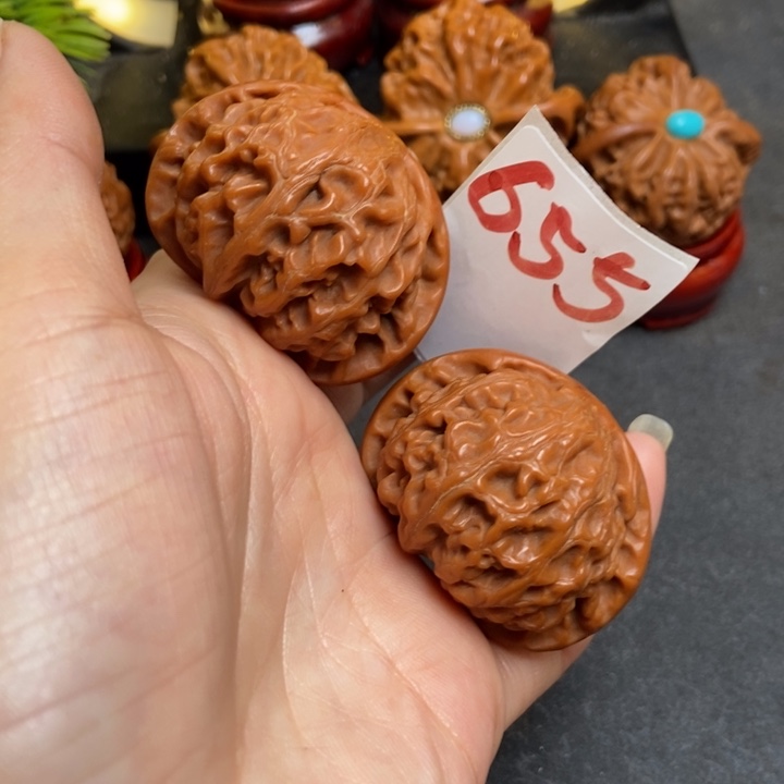 文玩核桃把件腾*镶嵌紫色43宫灯655