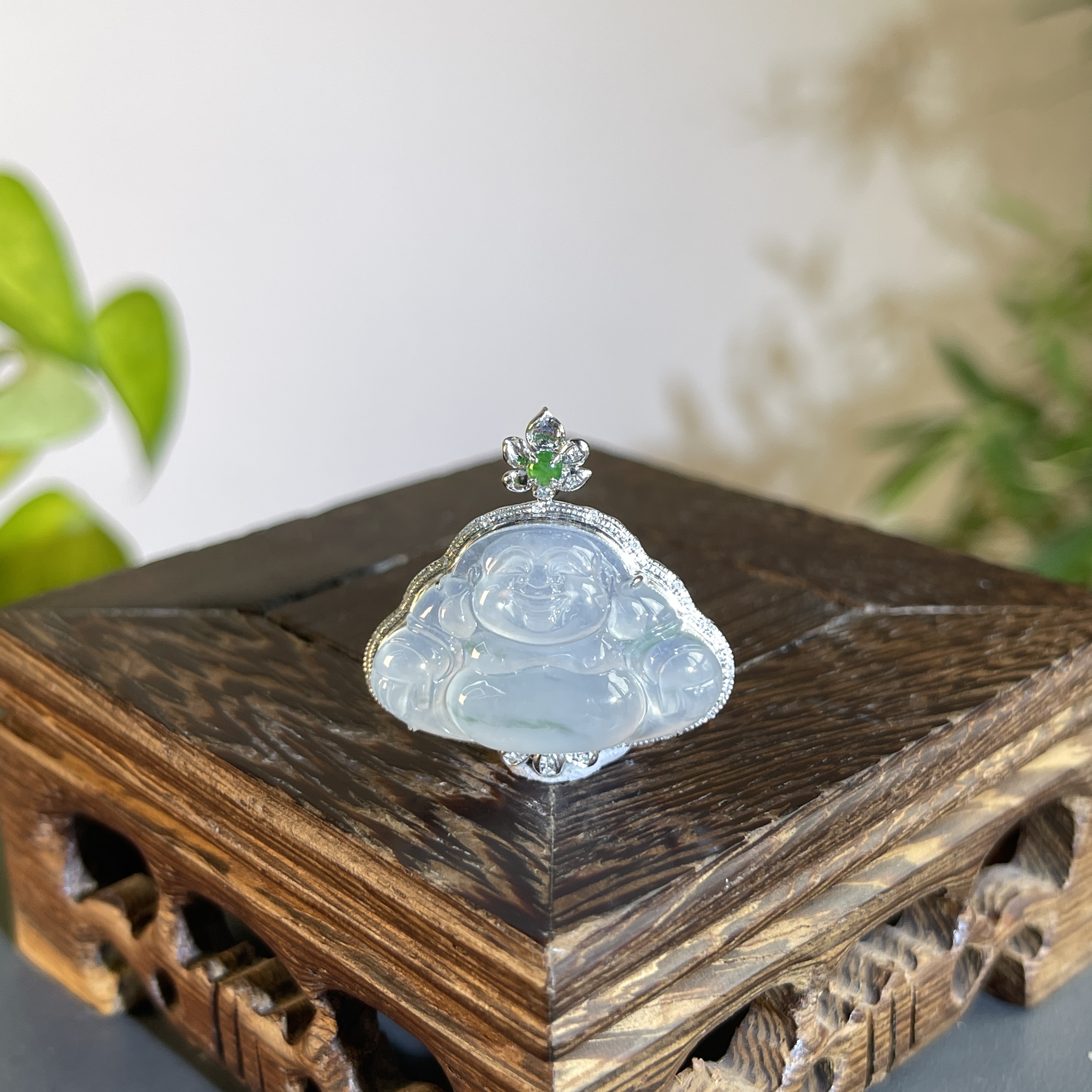 JXW20-154  天然缅甸A货翡翠   18K含钻镶嵌佛公