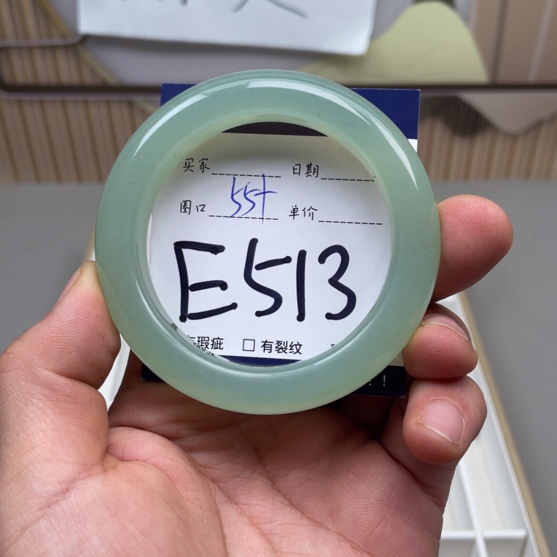 岫玉手镯手镯未镶嵌