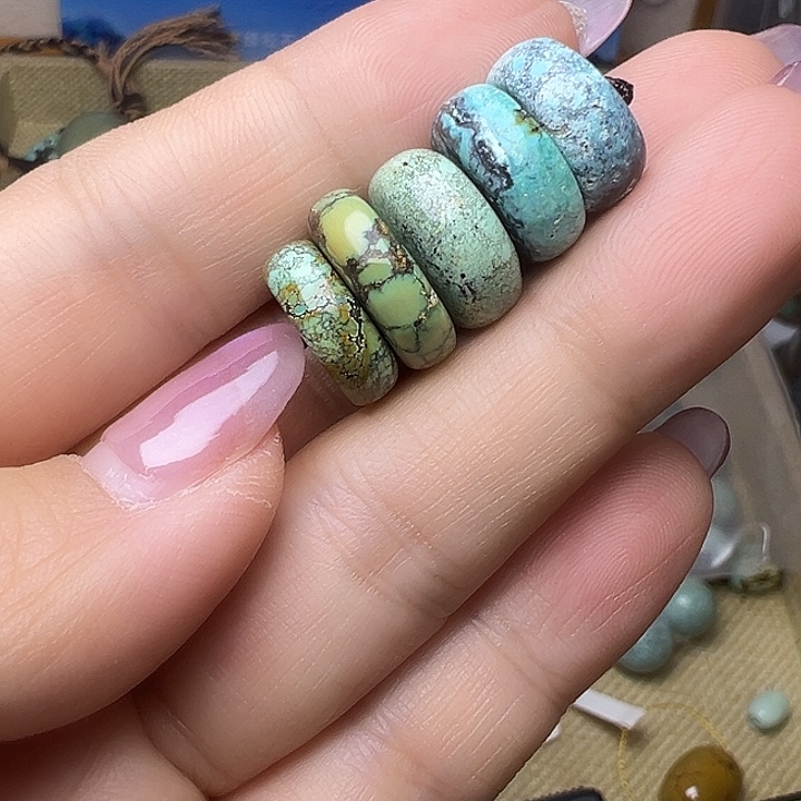 绿松石未镶嵌珠宝奇石