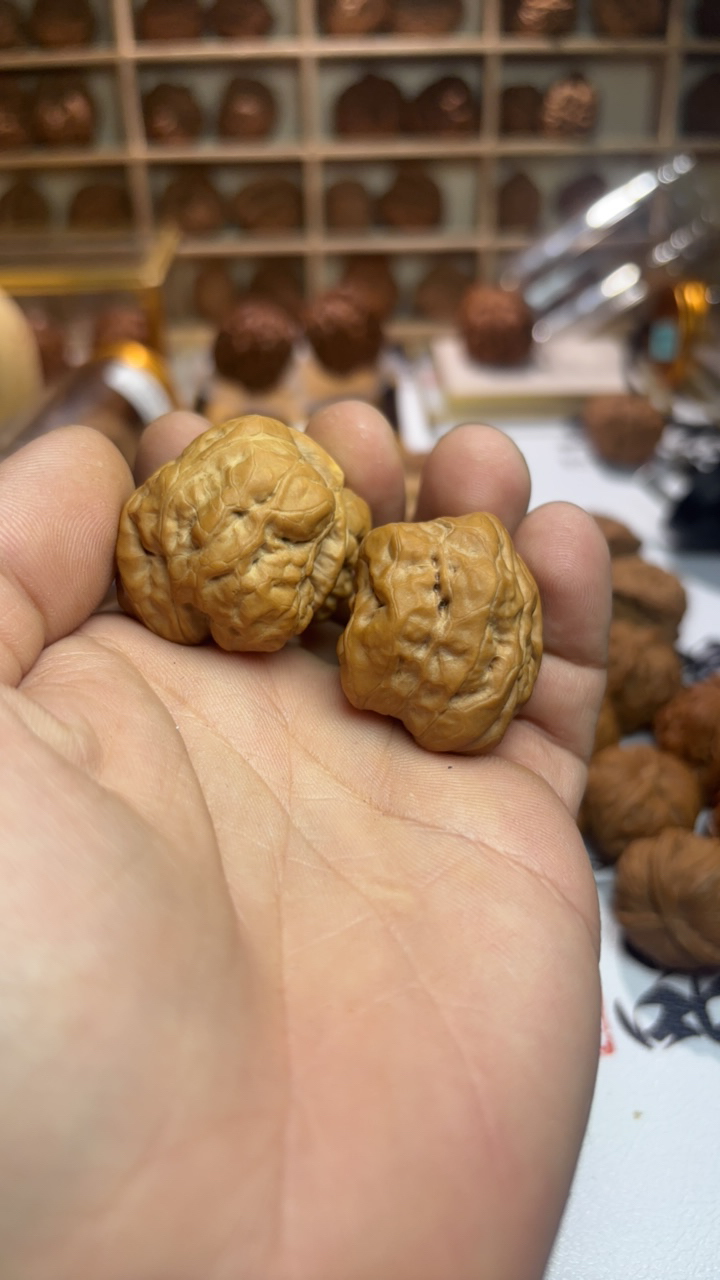 蛤蟆头半壁核桃，全品