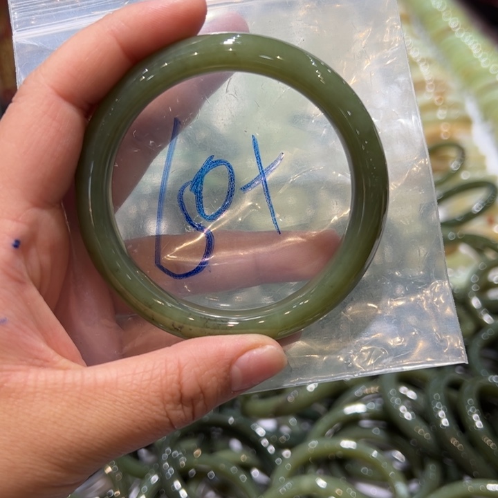 和田玉（糖玉）手镯未镶嵌风*时