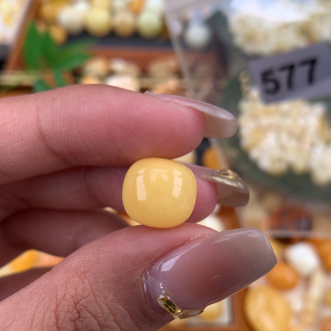 琥珀珠宝奇石未镶嵌11.9