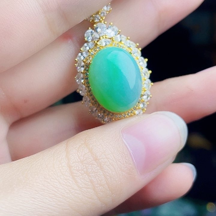 翡翠银S925镶嵌颈饰多样性