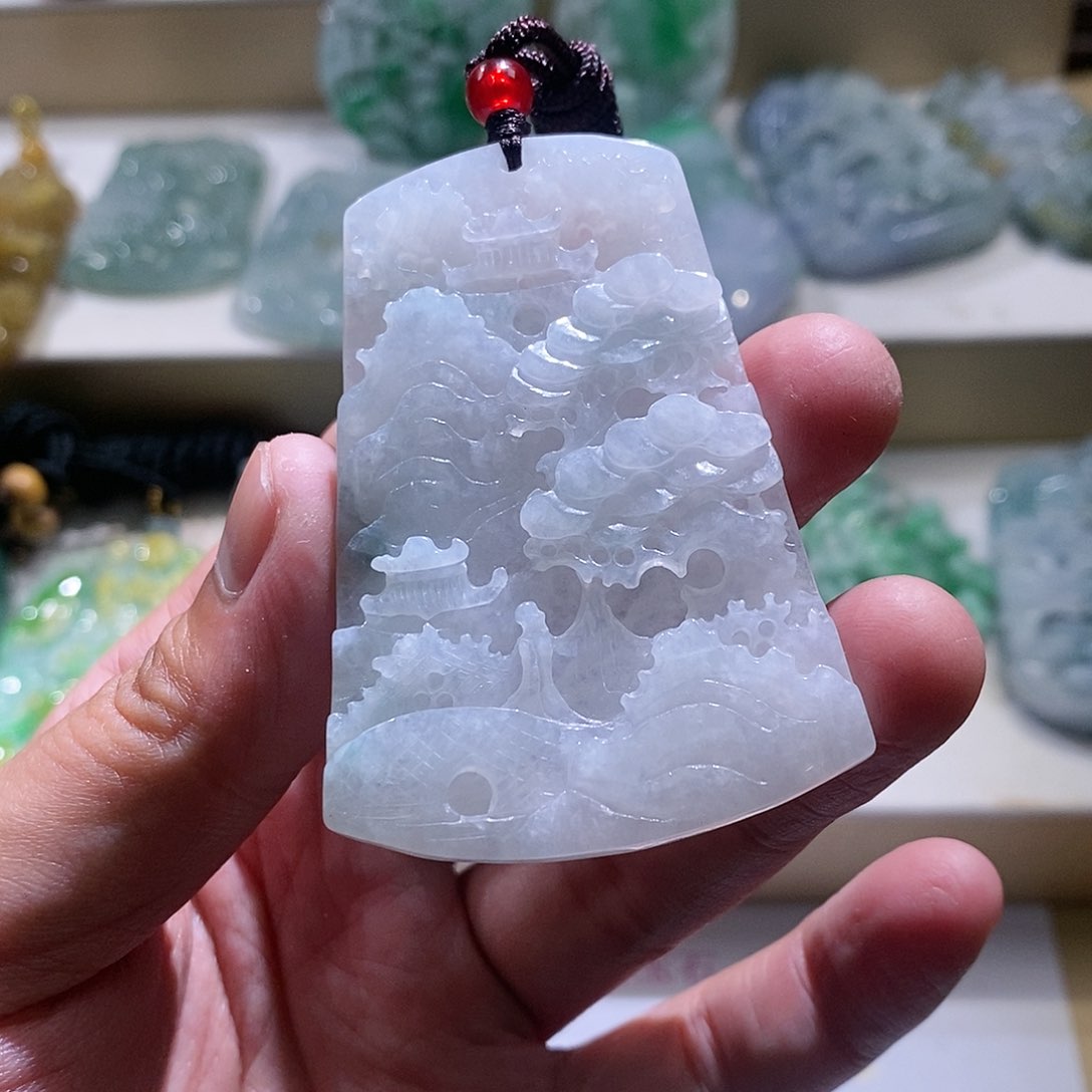 【闪购商品】翡翠颈饰未镶嵌山水