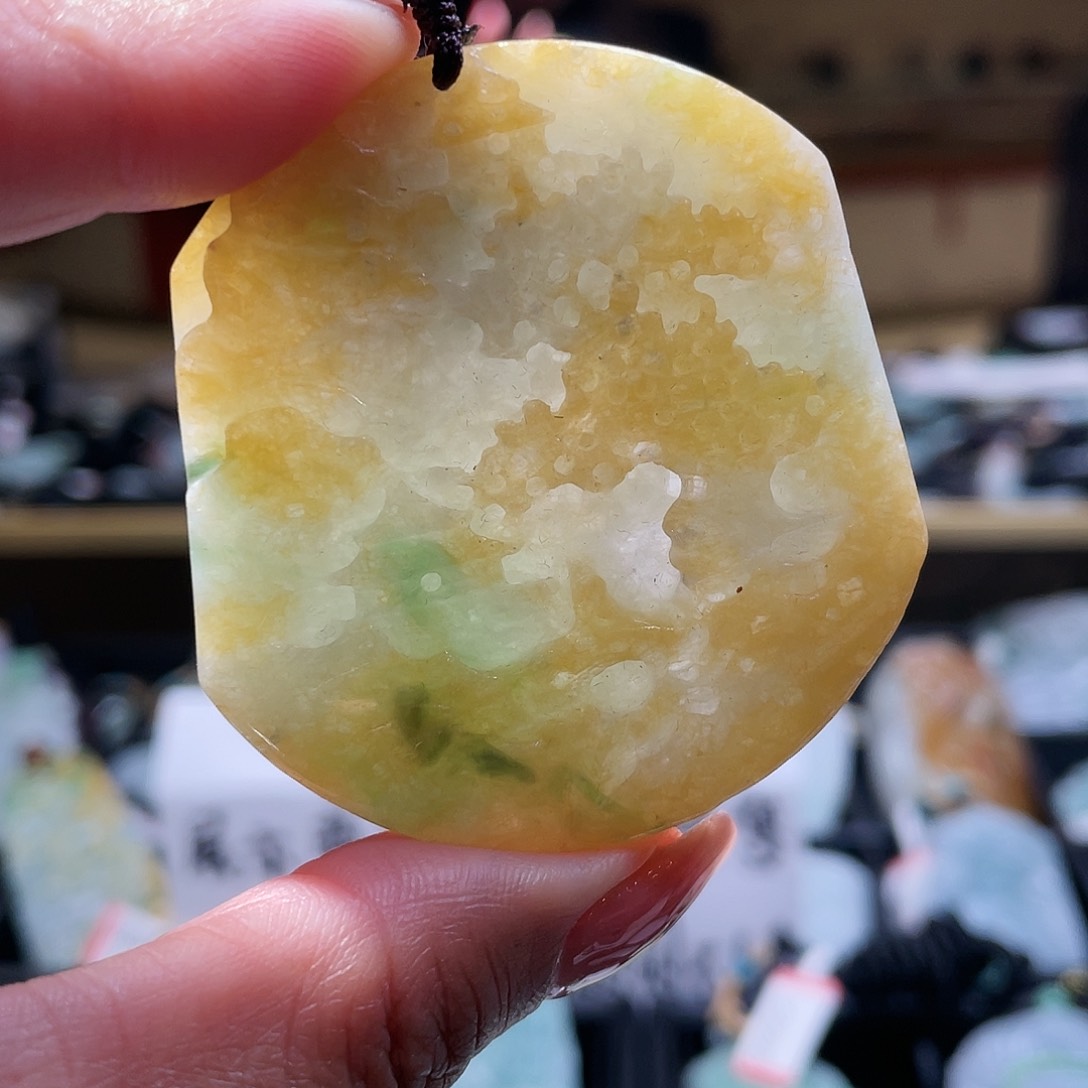 翡翠颈饰未镶嵌一个