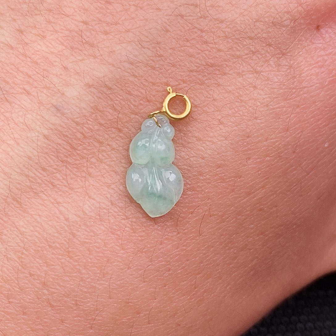 翡翠颈饰18K金镶嵌金鱼