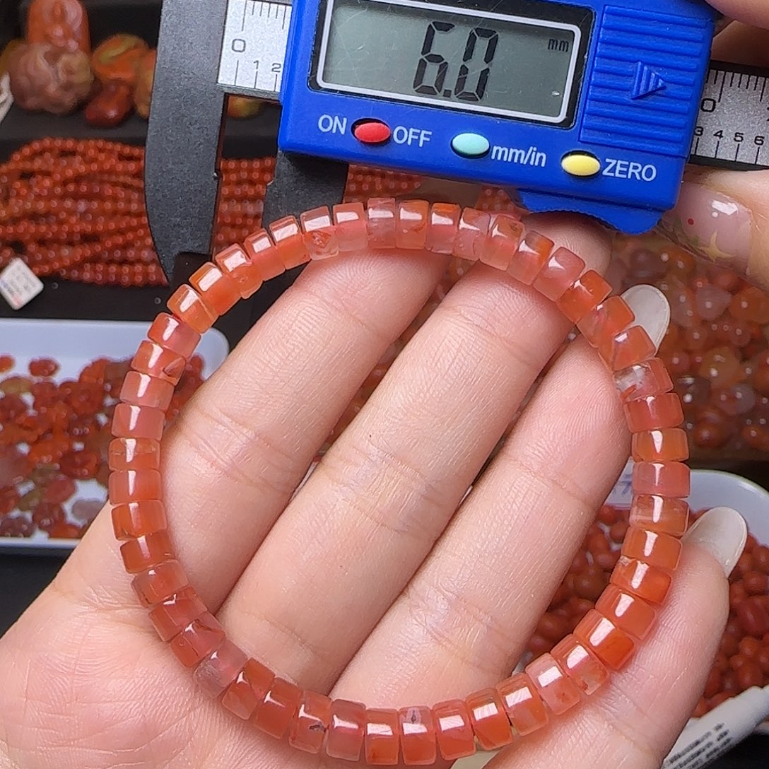南红玛瑙未镶嵌颈饰