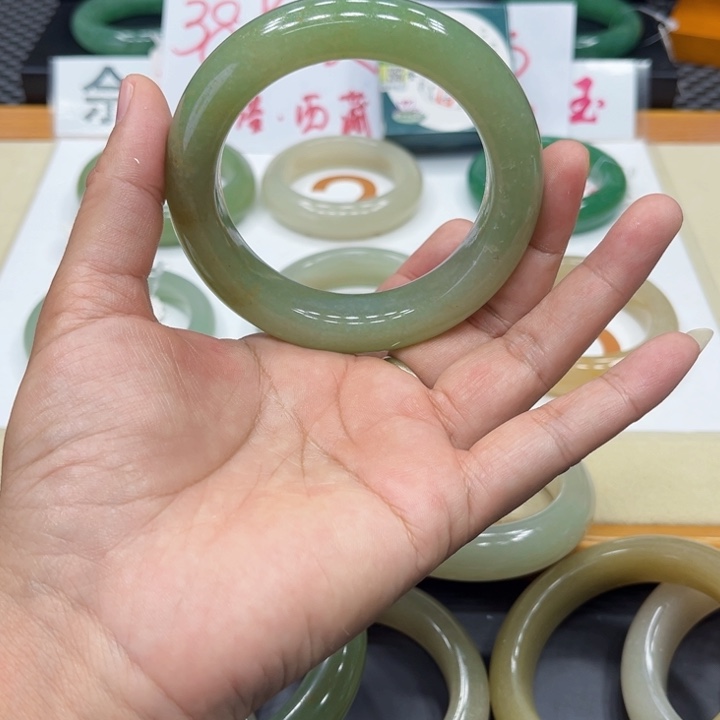 未镶嵌手镯石英质玉小**啊