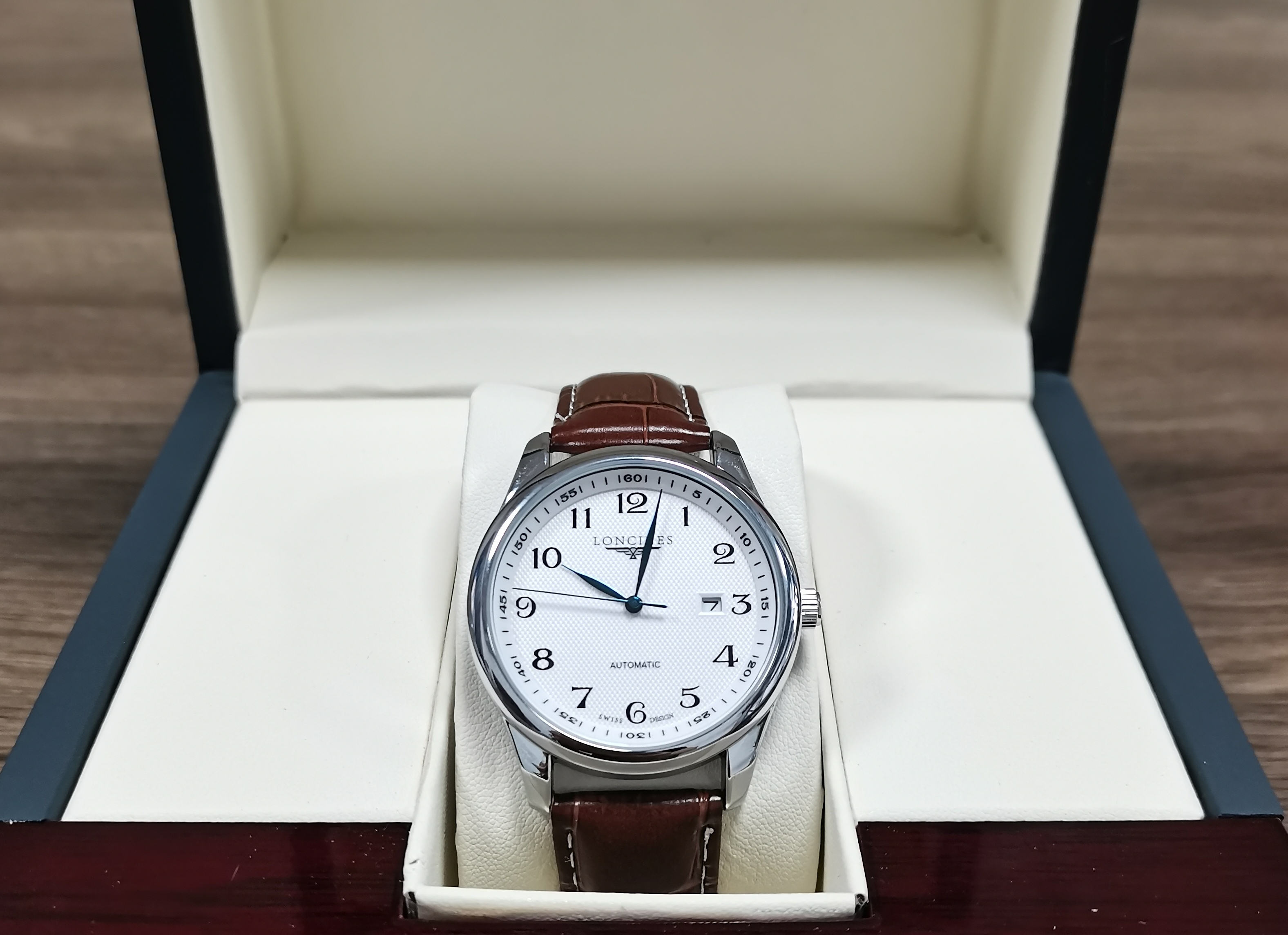 正品棕色蝴蝶扣皮带经典男士双日历防水手表时尚潮流百搭腕表