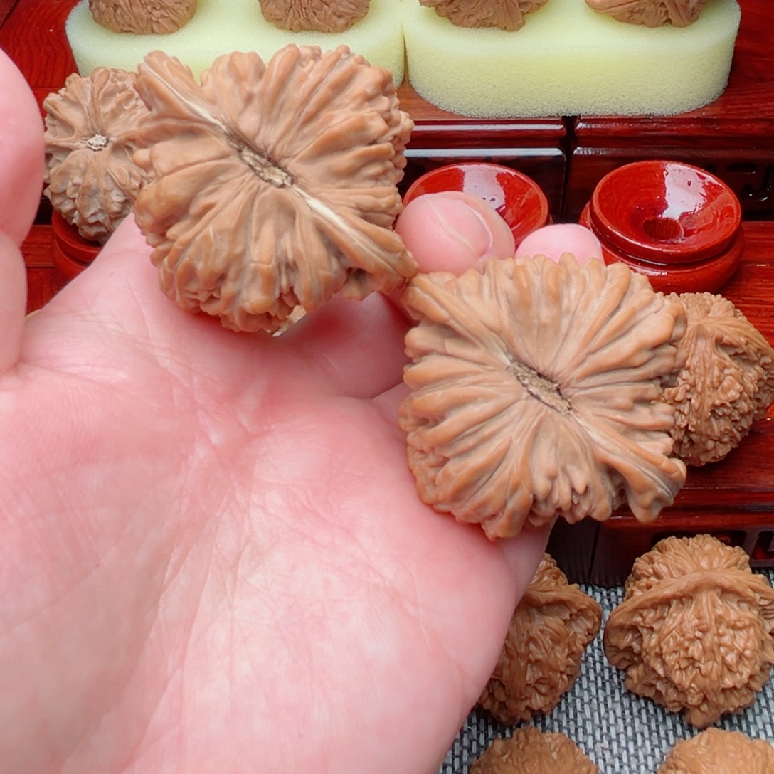 文玩核桃吊坠四座楼49尺