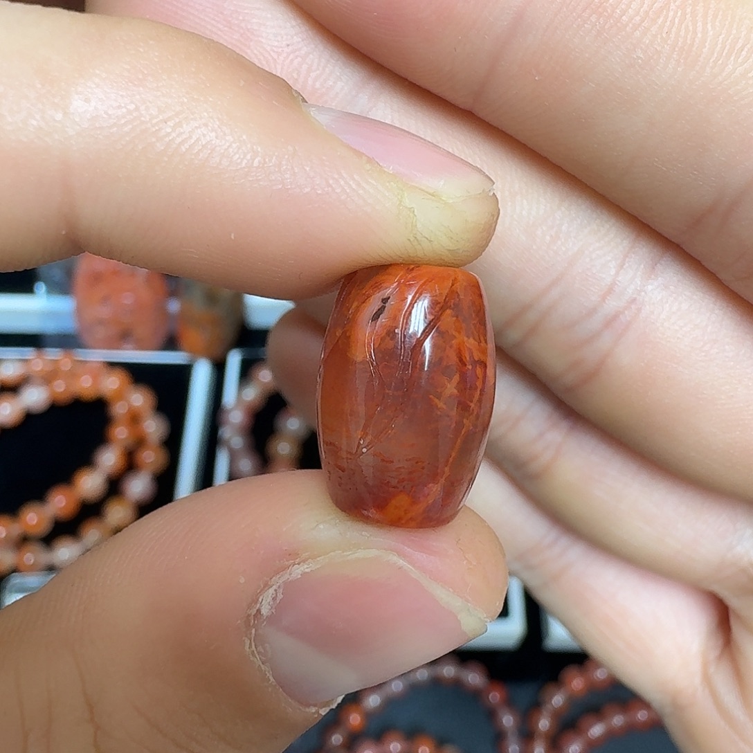 南红玛瑙未镶嵌川料瓦西火焰纹手工精雕桶珠3.7g