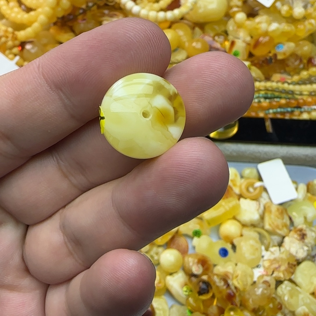 每****琥珀未镶嵌裸石2克