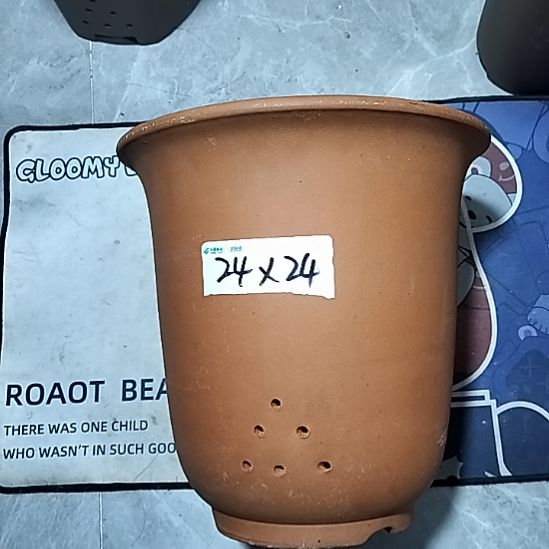 紫砂红泥特大金钟一个