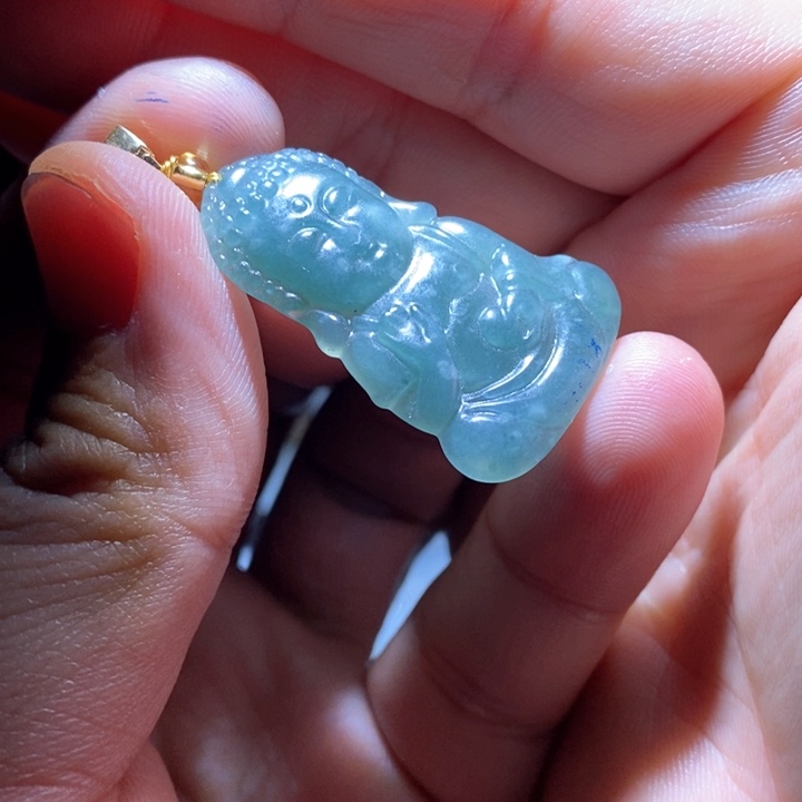 翡翠吊坠(赠链)未镶嵌