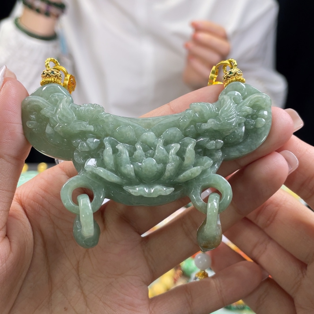 翡翠颈饰未镶嵌代编织