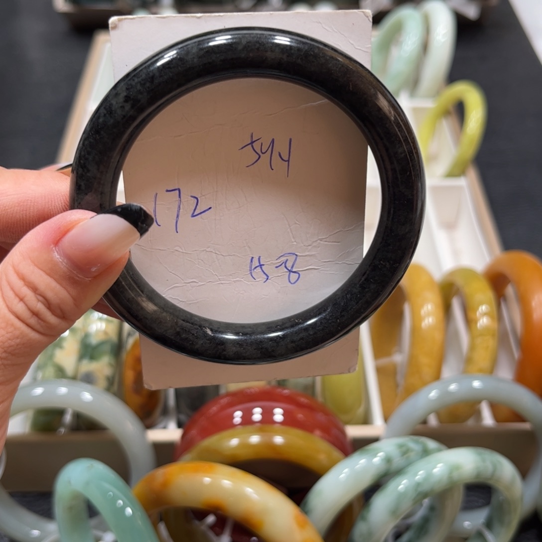 未镶嵌蛇纹石玉手镯