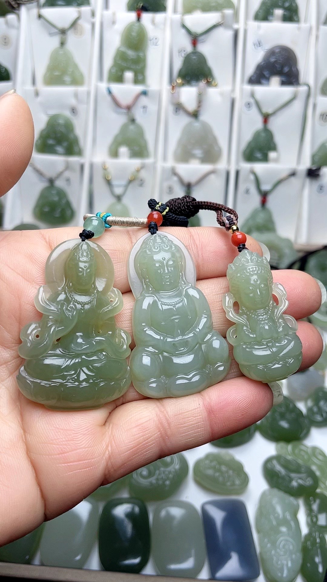 精美和田玉观音吊坠(多样性发货拍一发一)