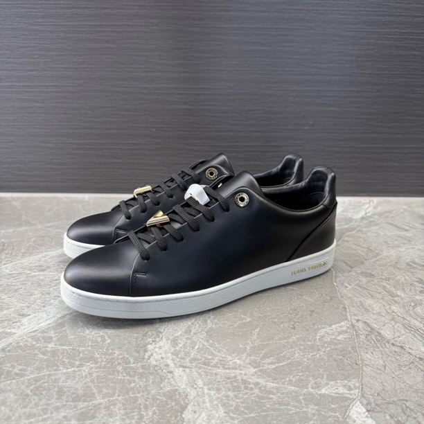 未使用 LouisVuitton/路易威登 黑色皮面简约休闲板鞋 39.5码