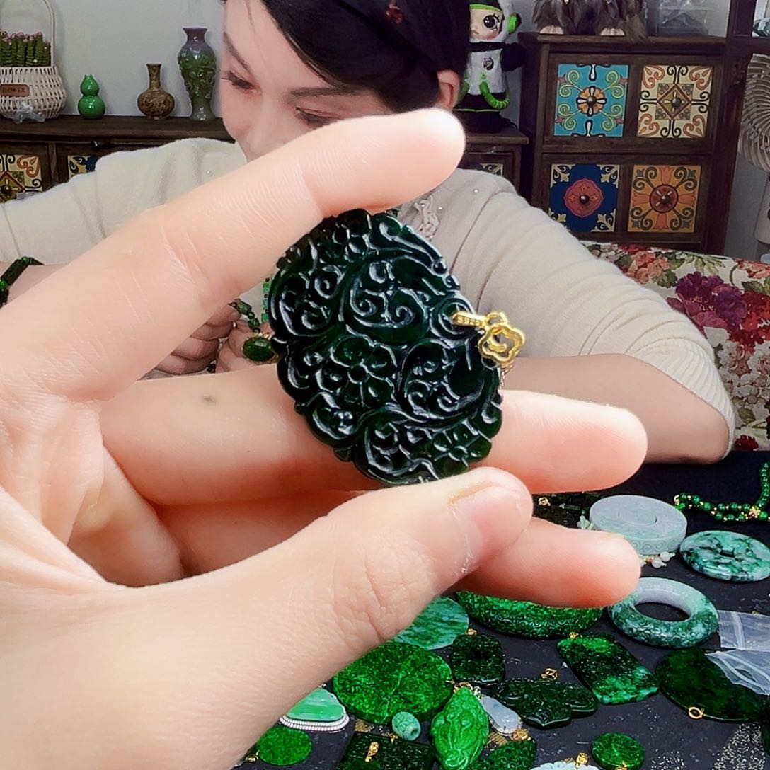 颈饰银S925镶嵌翡翠