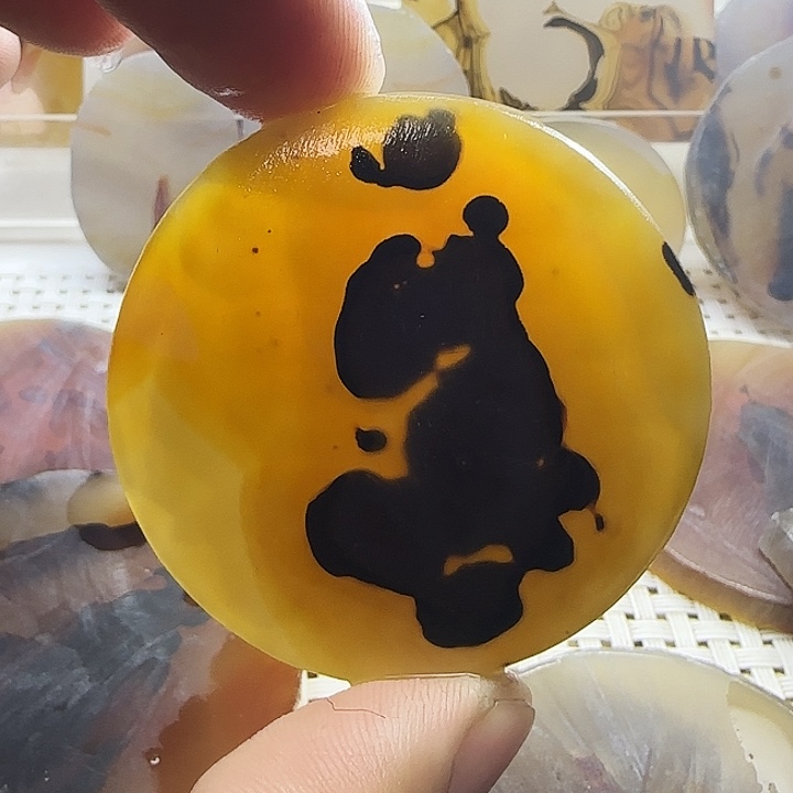 玛瑙/玉髓未镶嵌珠宝奇石