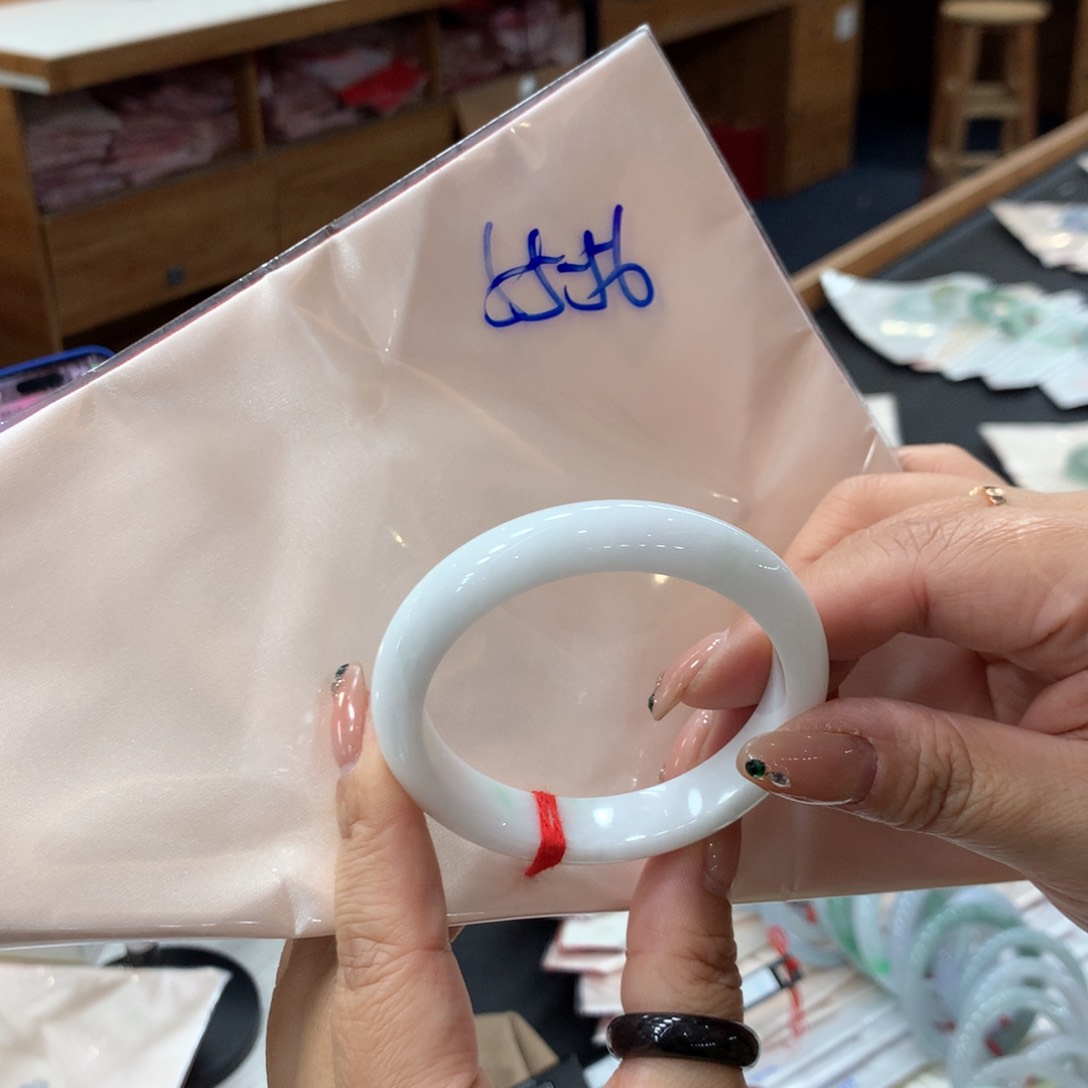 未镶嵌手镯翡翠48小时鉴赏