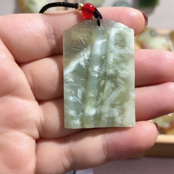 岫玉吊坠(赠链)未镶嵌