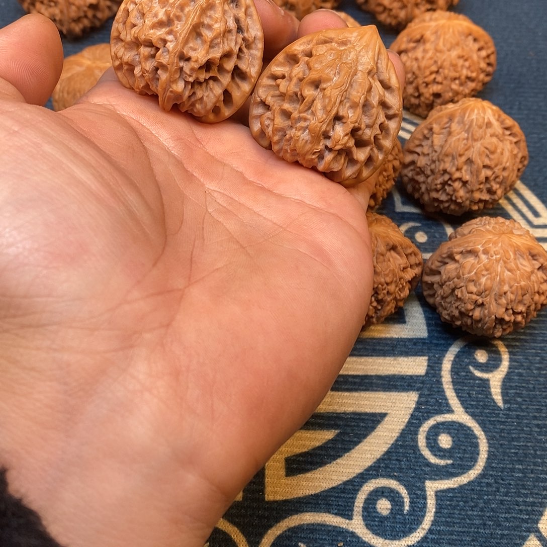 敬***杯文玩核桃吊坠新品种