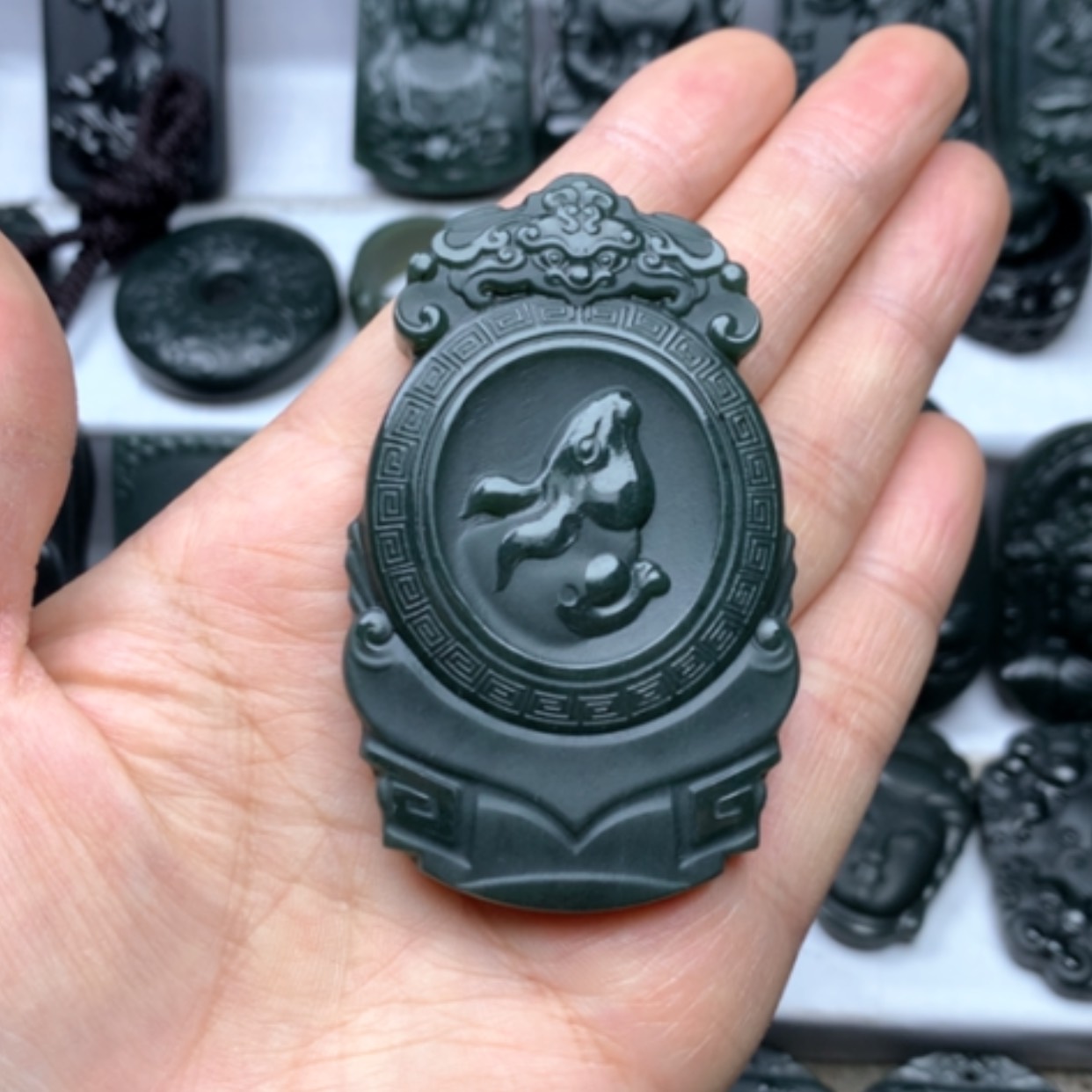 【闪购商品】和田玉颈饰未镶嵌双面雕刻