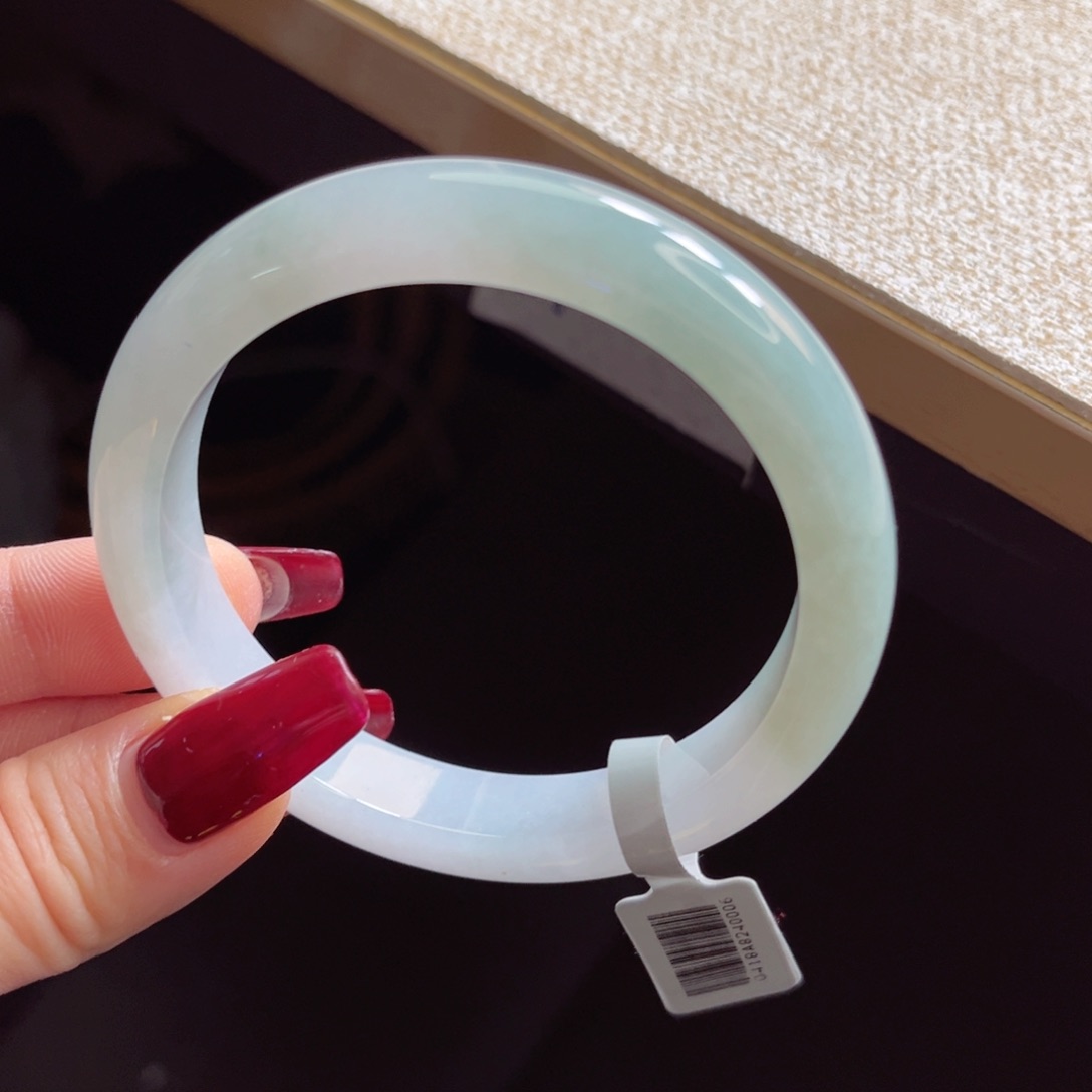 翡翠手镯未镶嵌手镯