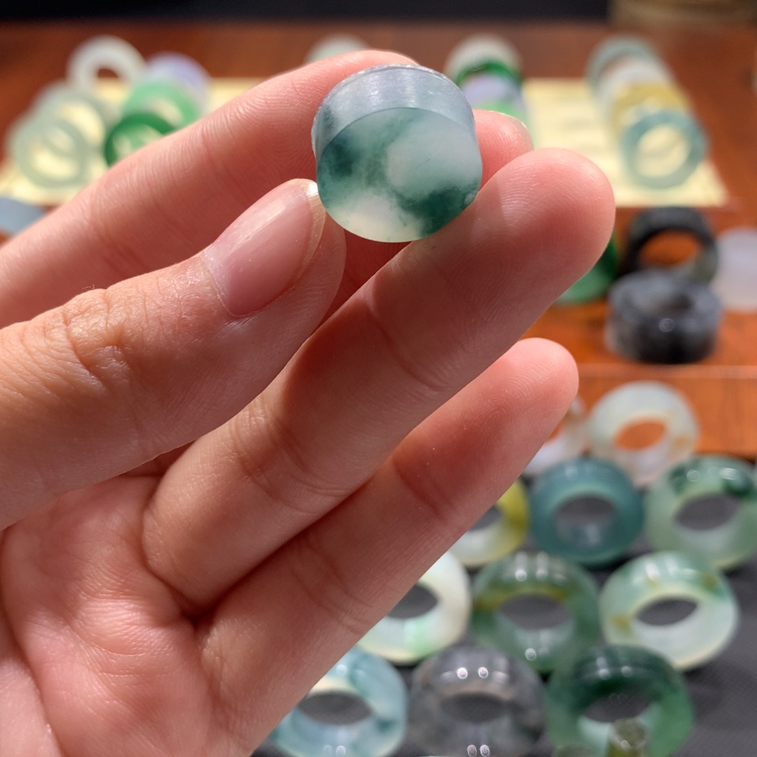 定制翡翠未镶嵌极**物