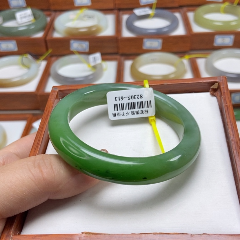 【闪购商品】和田玉手镯未镶嵌54