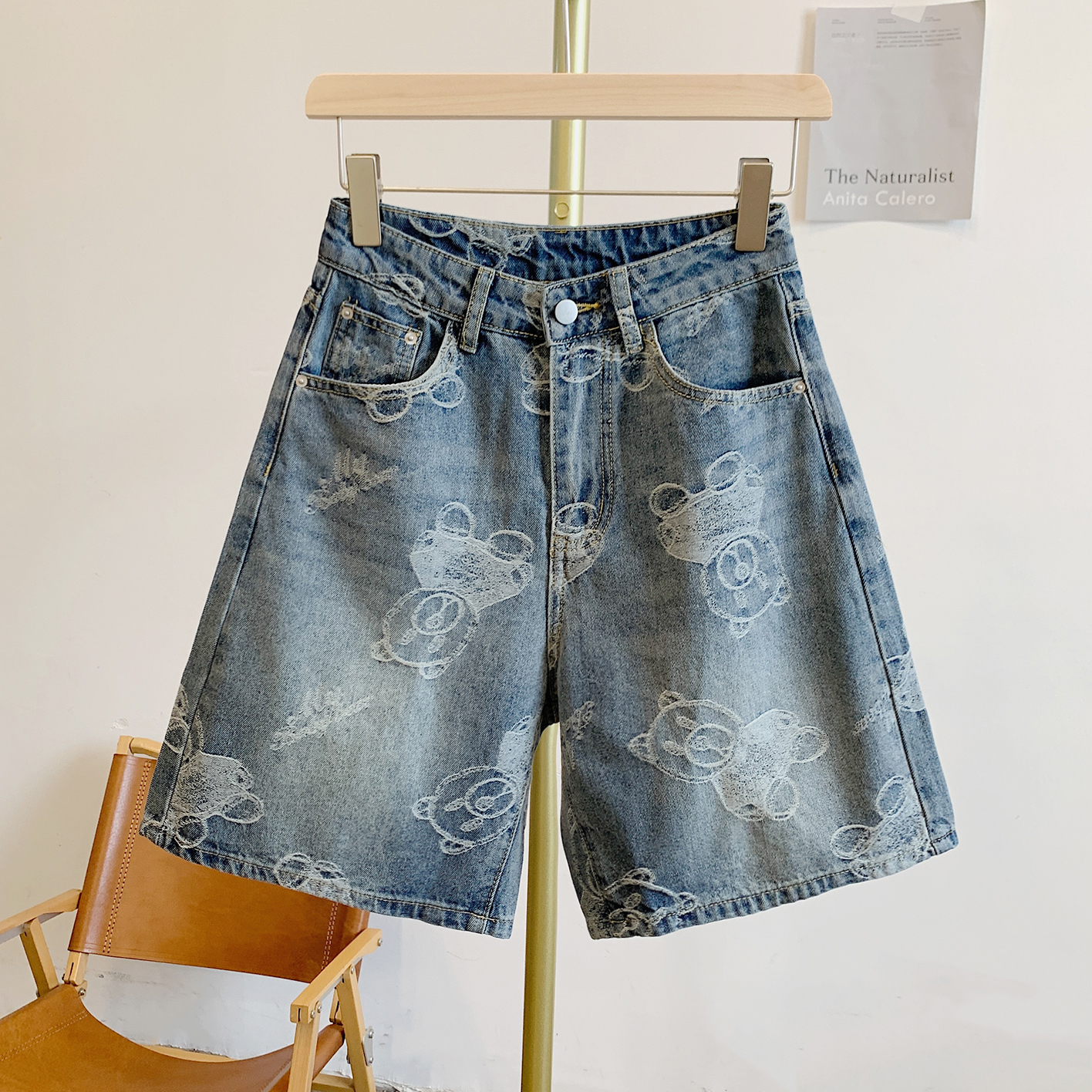 C4204剪花小熊牛仔短裤