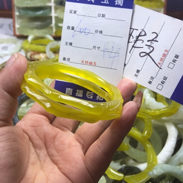 蛇纹石玉未镶嵌戒指