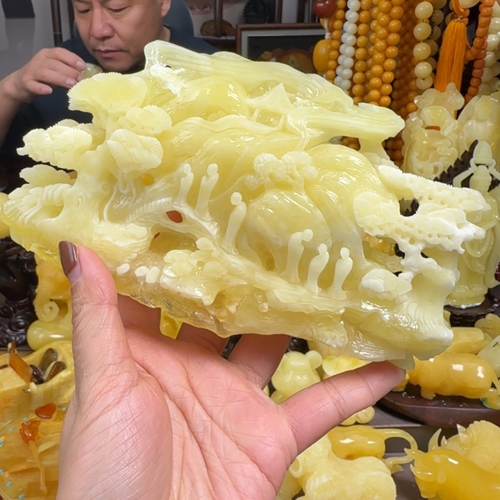 蜜蜡珠宝奇石未镶嵌