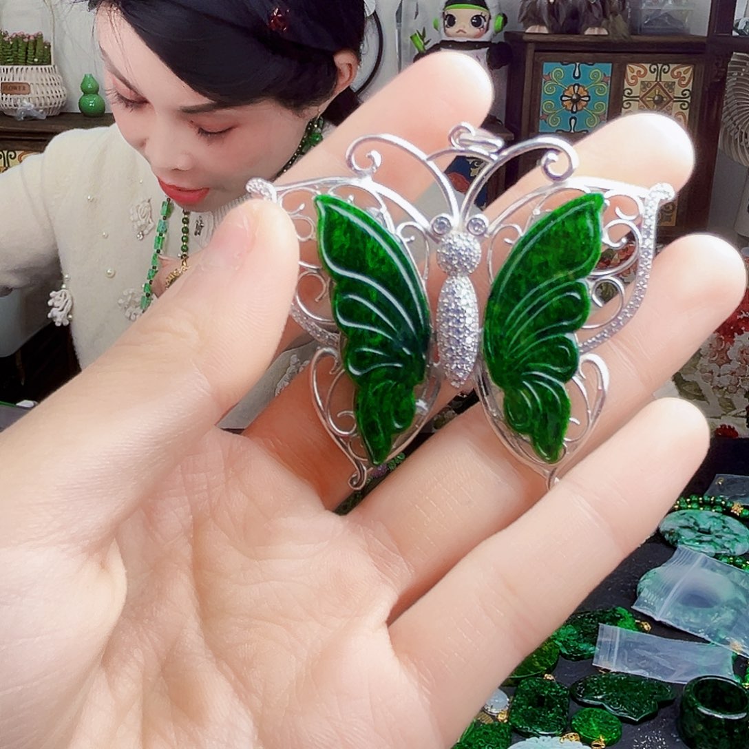 颈饰银S925镶嵌翡翠