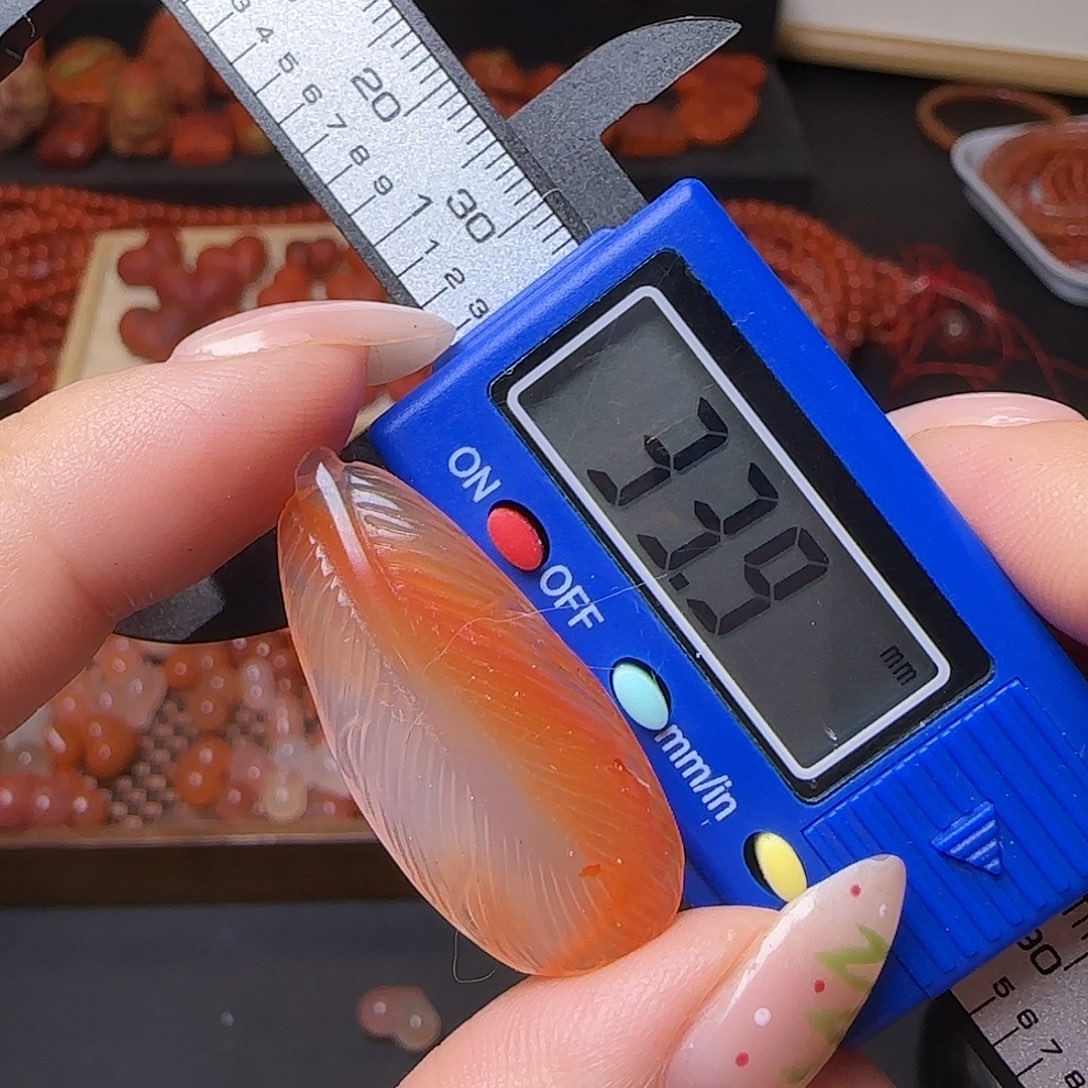 南红玛瑙未镶嵌颈饰