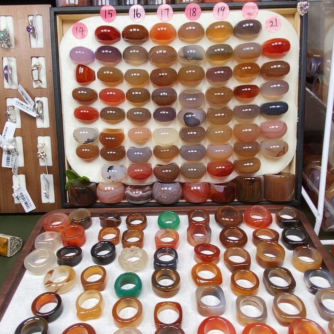 k***Z玛瑙/玉髓未镶嵌戒指