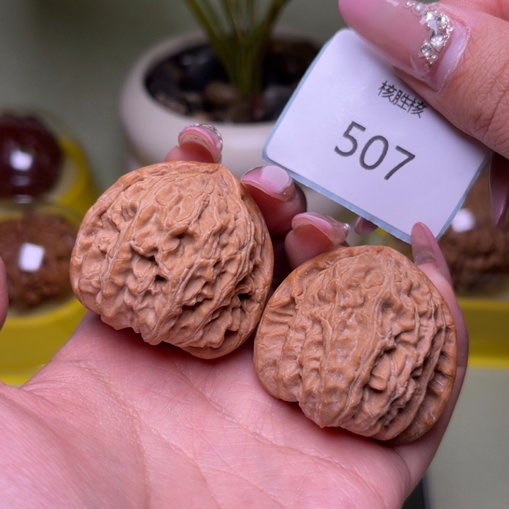 文玩核桃把件38尺白狮子507