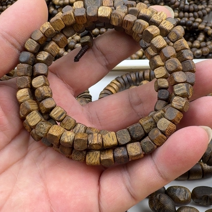 天***逸手串沉香乌身手串15克